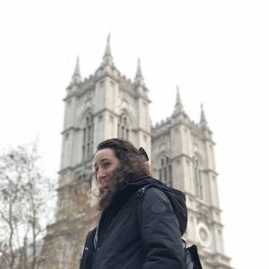 Meet your Posher, Caroline